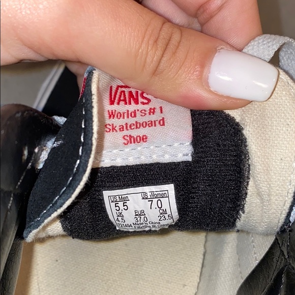 Vans - Picture 5 of 6